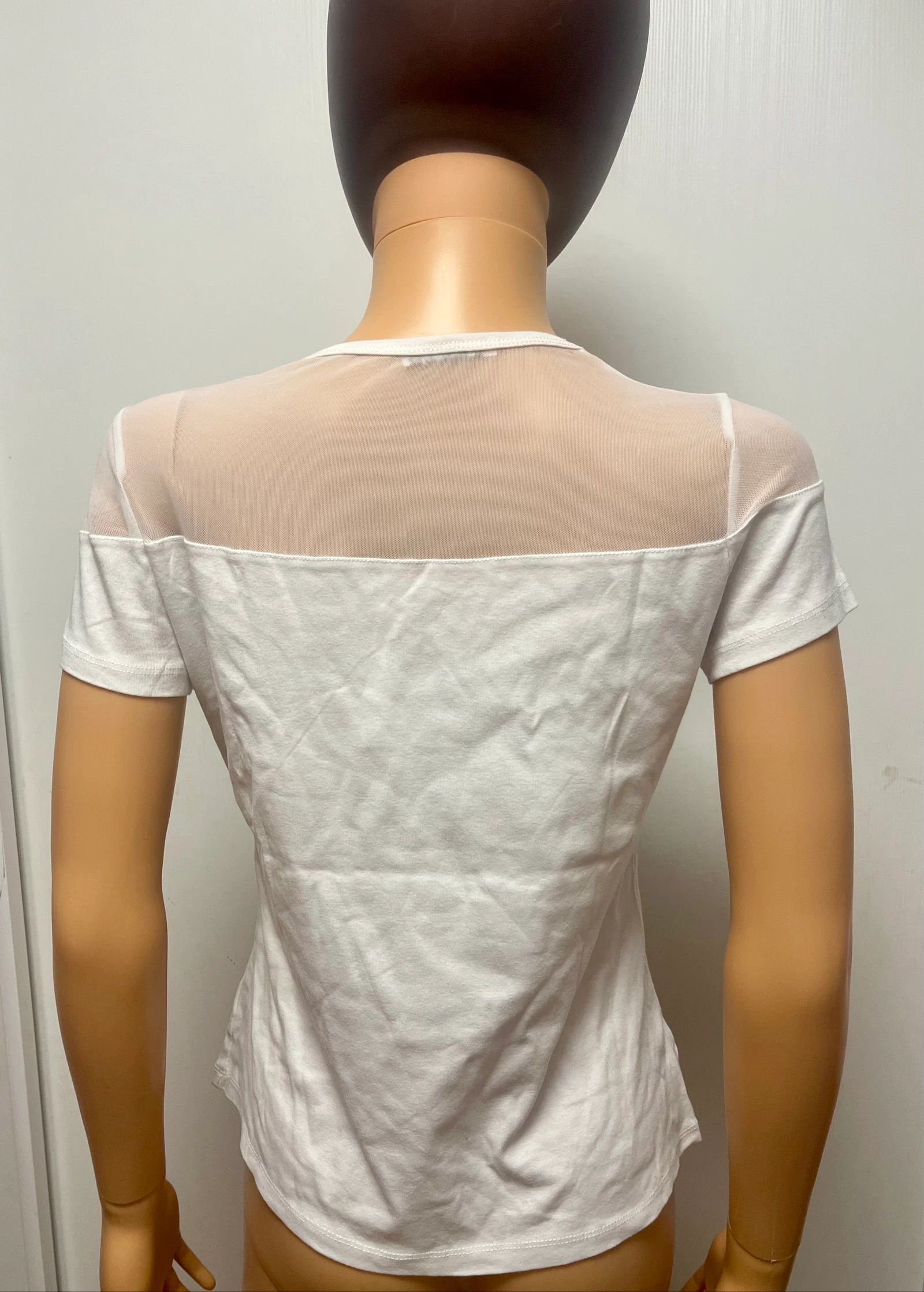 Camiseta blanca de gasa con strass – photo 6